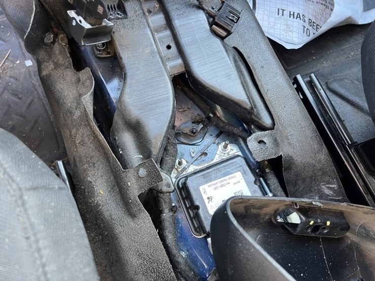 2020-ford-explorer-image-35