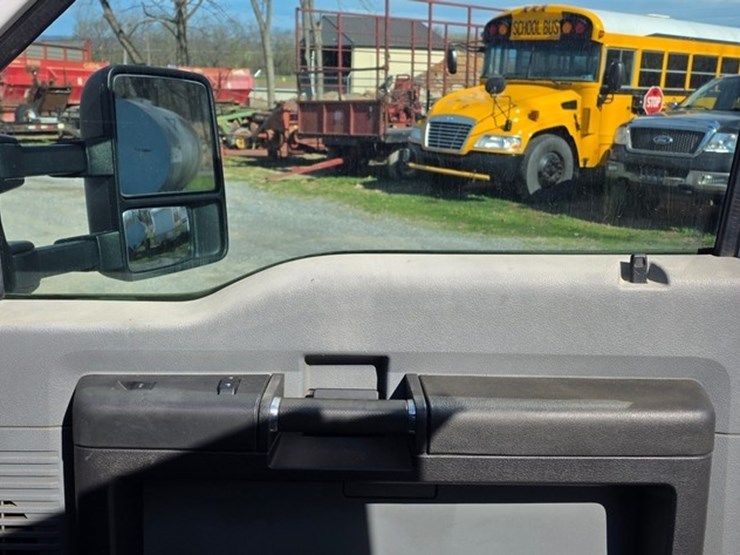 2014-ford-f350-image-43