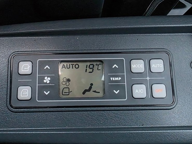 2020-new-holland-e57c-image-68