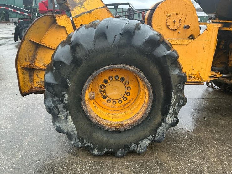 1989-john-deere-640d-image-55