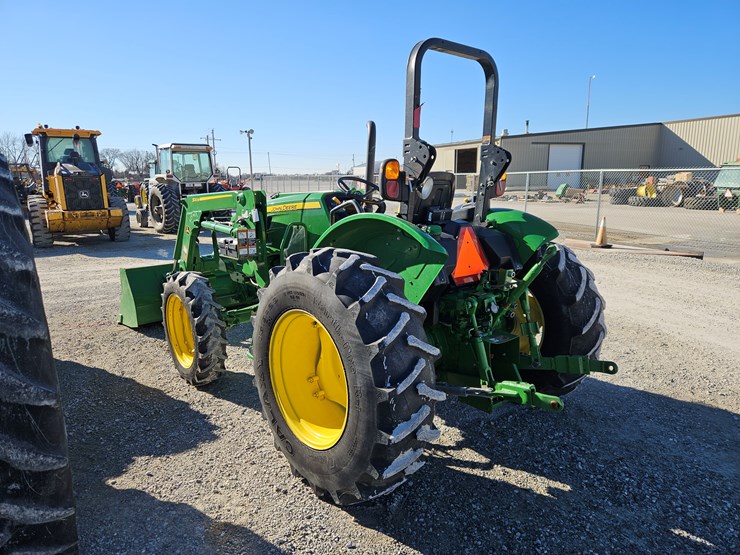 2018-john-deere-5075e-image-14