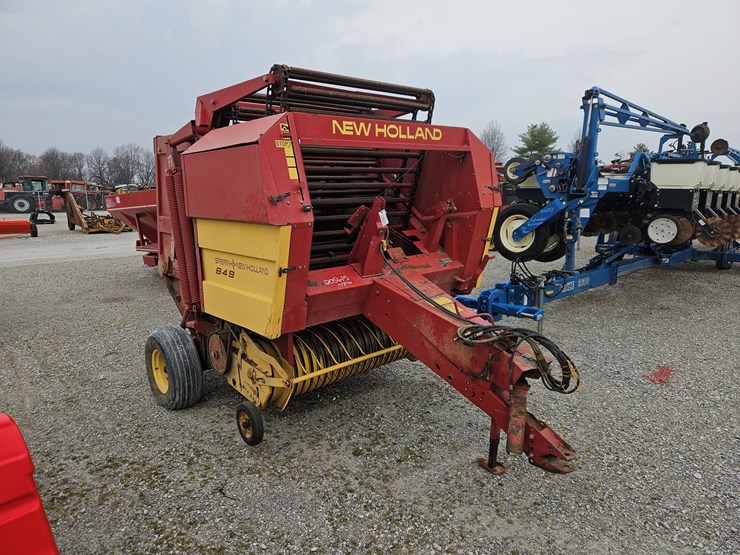 new-holland-849-image-1