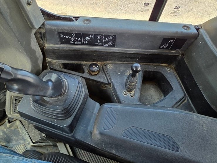 2021-caterpillar-d5-lgp-image-87