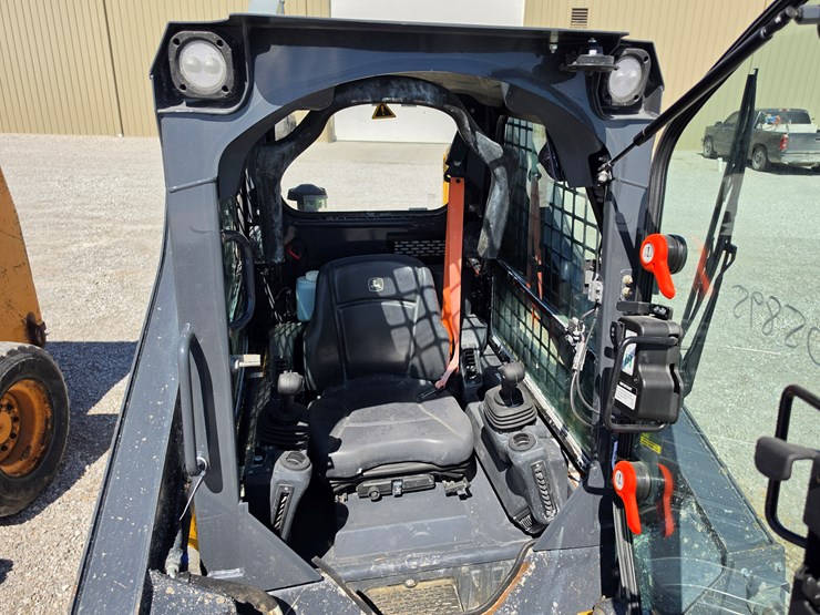 2023-deere-317g-image-7