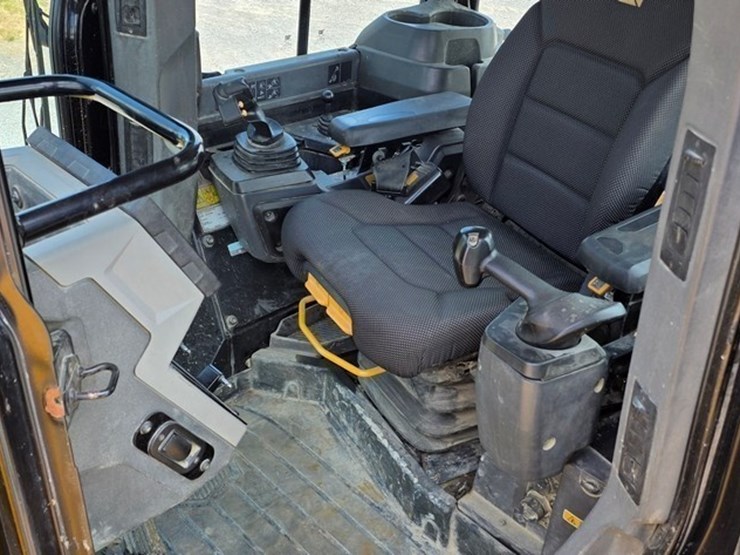 2021-caterpillar-d5-lgp-image-73