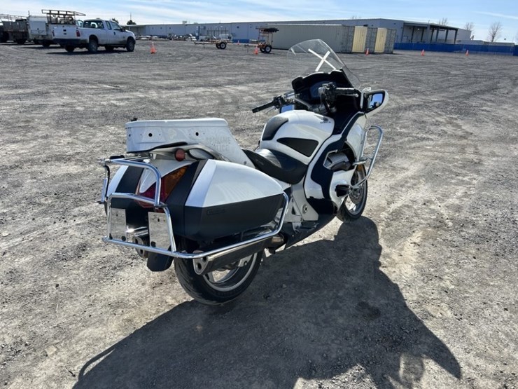 2009-honda-st1300-motorcycle-image-5