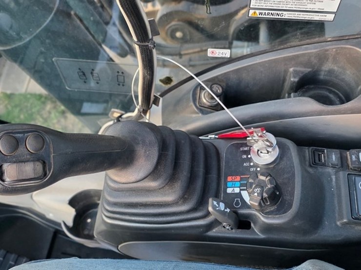 2022-case-cx250d-image-86