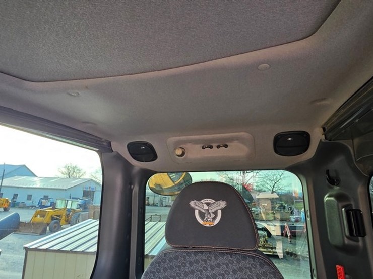 2021-case-cx80c-image-67