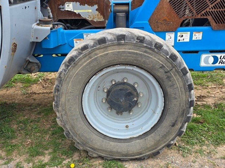 2011-genie-gth844-image-13