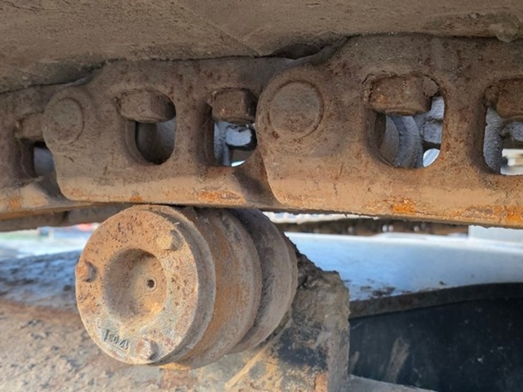 2022-case-cx250d-image-42