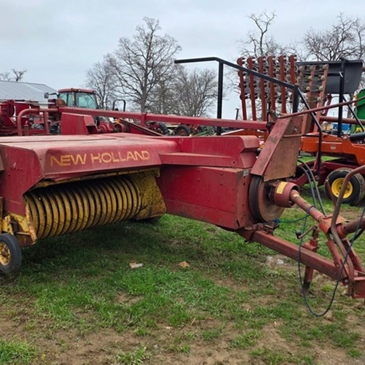 NEW HOLLAND 273