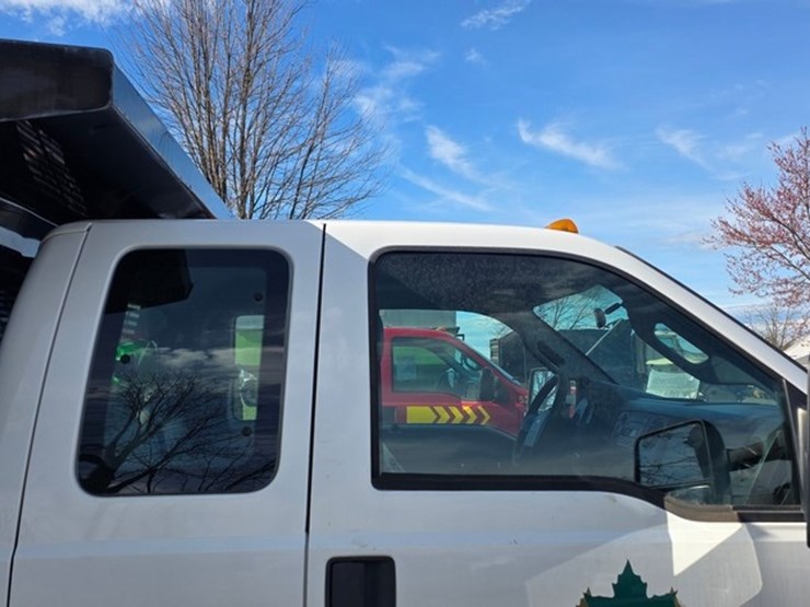 2014-ford-f350-image-31