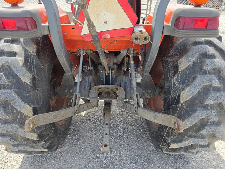 1997-kubota-l2900-image-13