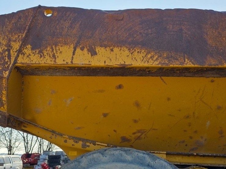 2014-caterpillar-740b-image-37