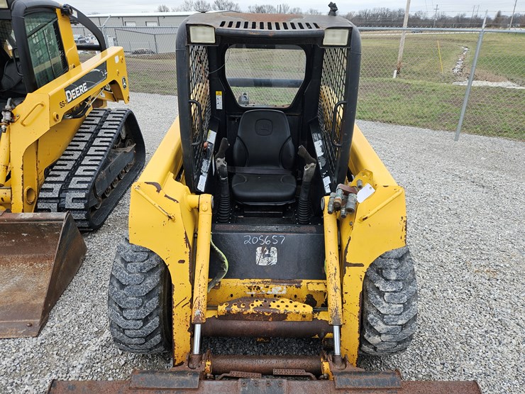 1999-john-deere-250-image-4