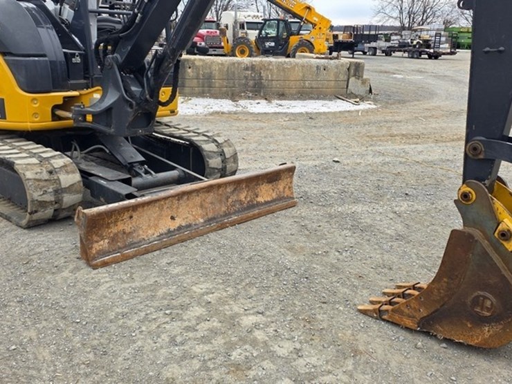 2019-deere-50g-image-44