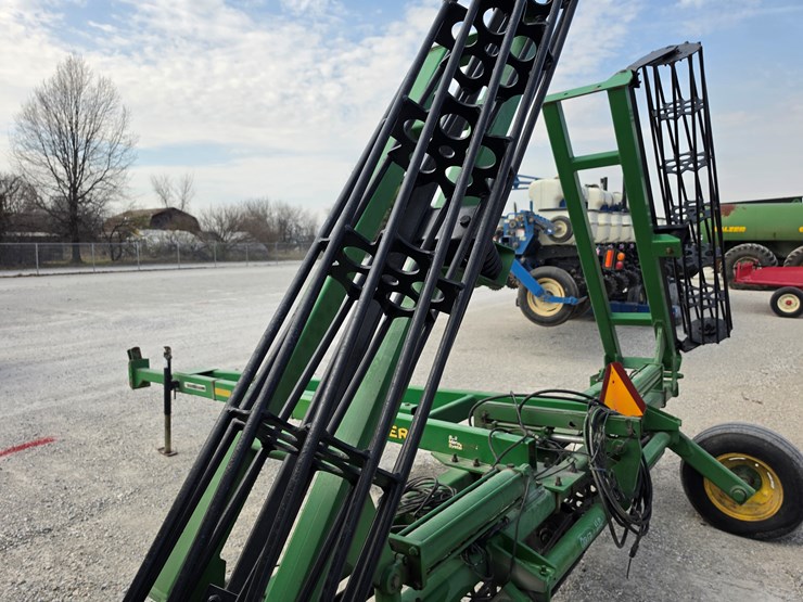 2004-john-deere-200-image-5