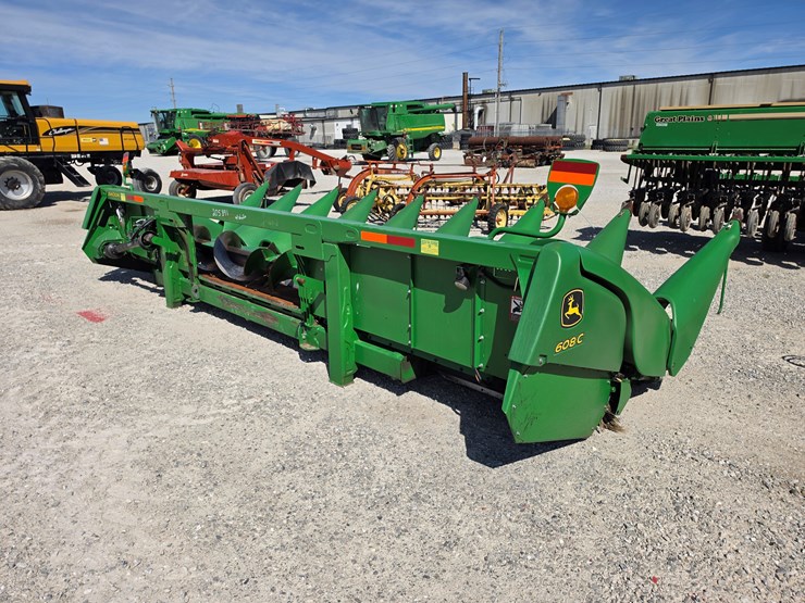 2014-john-deere-608c-image-5