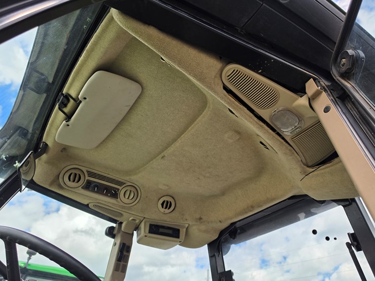 2014-john-deere-6140d-image-9