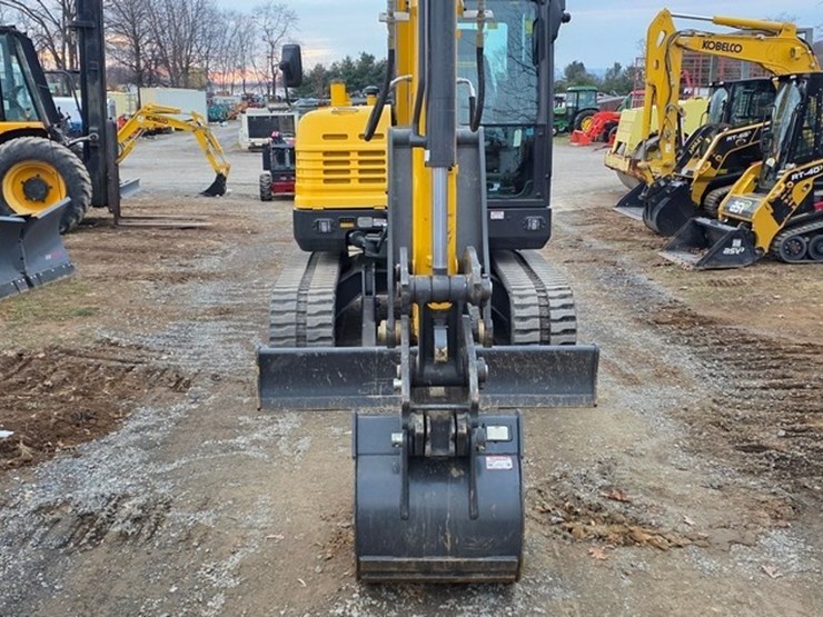 2020-new-holland-e57c-image-49