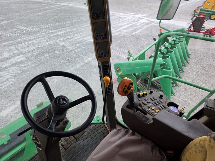 2006-john-deere-9560-sts-image-10