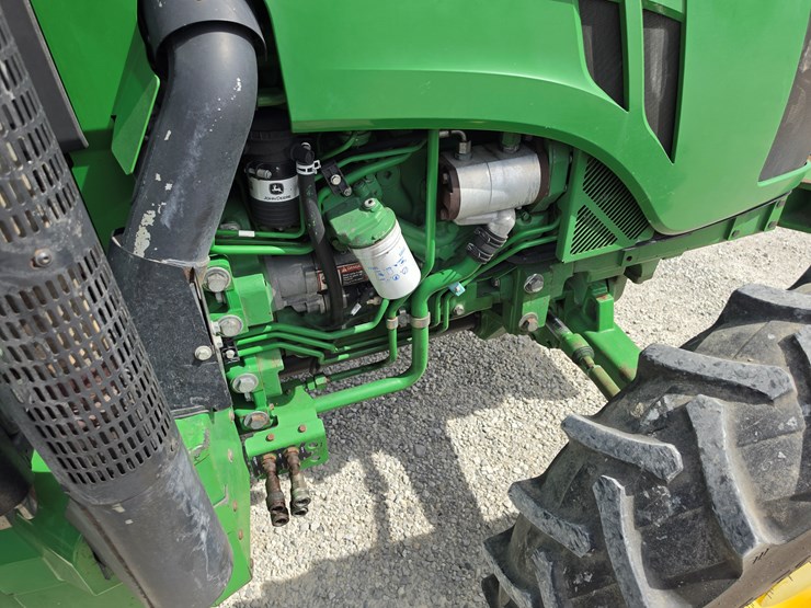 2016-john-deere-5100e-image-5