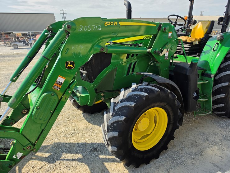 2017-john-deere-6110m-image-23