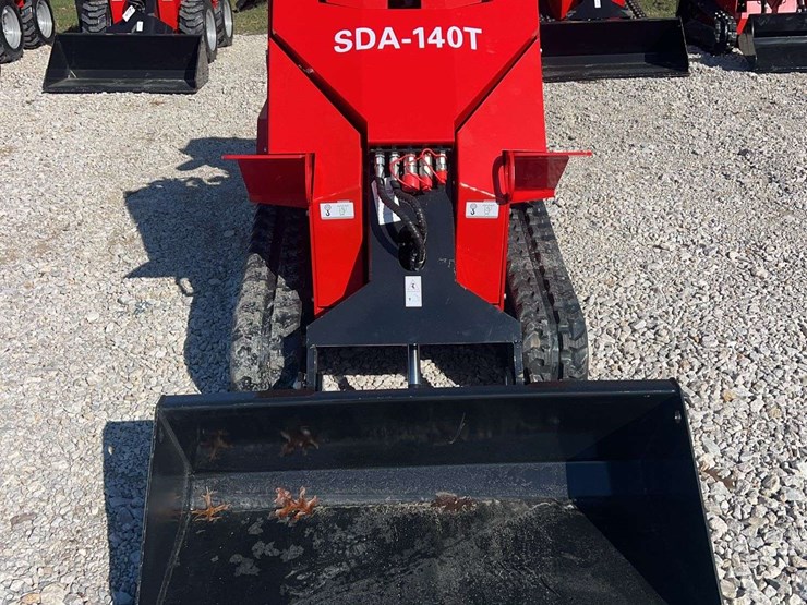 2026-sdlanch-sda-140t-mini-skid-steer-image-2