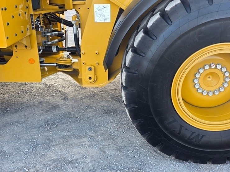 2024-caterpillar-930-image-35