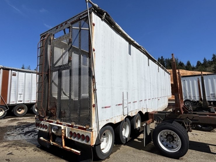 1991-columbia-tri-axle-possum-belly-chip-trailer-image-5