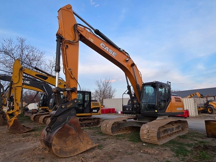 2022-case-cx250d-image-1