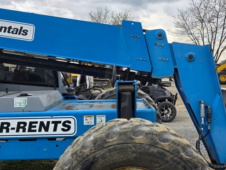 2011-genie-gth844-image-27