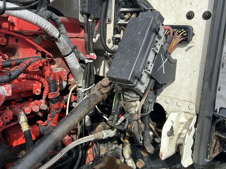 2012-peterbilt-386-image-38