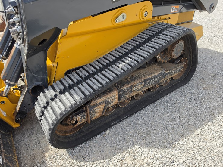 2018-deere-333g-image-23