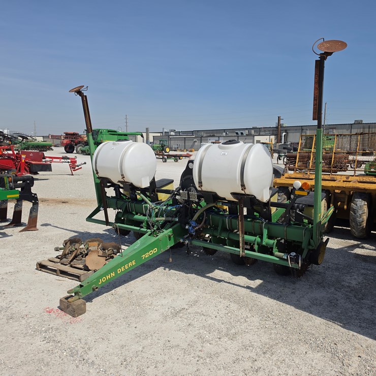 1988 JOHN DEERE 7200