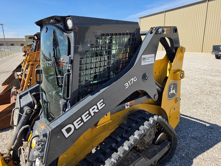 2023-deere-317g-image-23