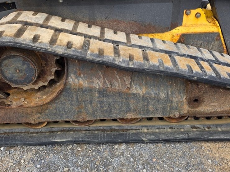 2008-new-holland-c185-image-11