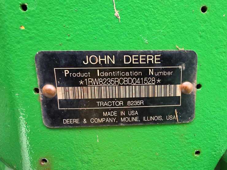 2011-john-deere-8235r-image-18