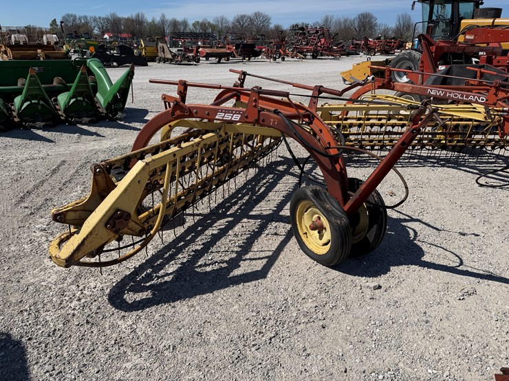 new-holland-258-image-3