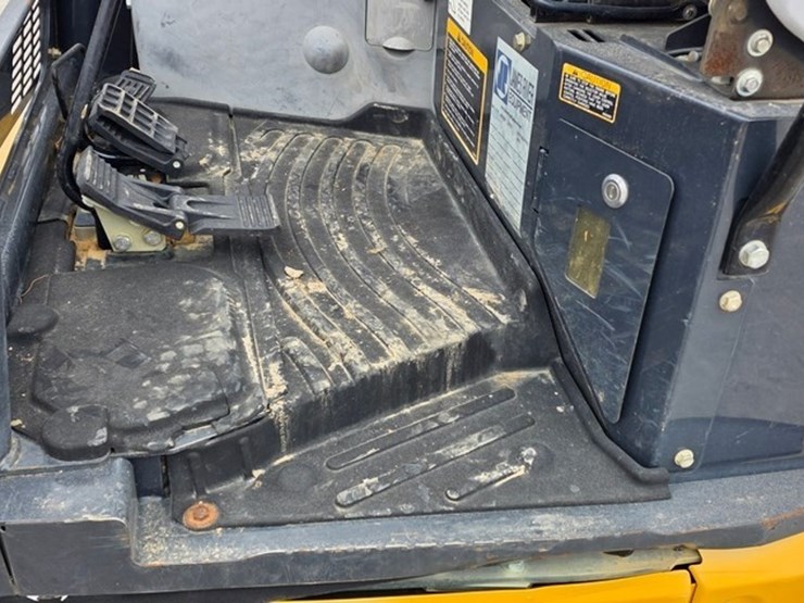 2019-deere-50g-image-54