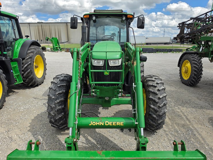 2014-john-deere-6140d-image-4