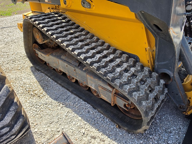 2023-deere-333g-image-23