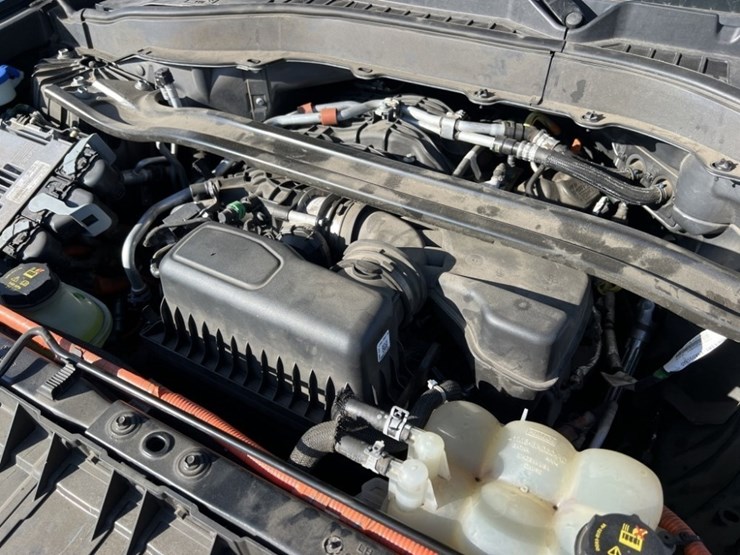 2020-ford-explorer-image-11