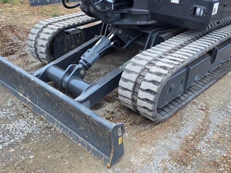 2020-new-holland-e57c-image-35