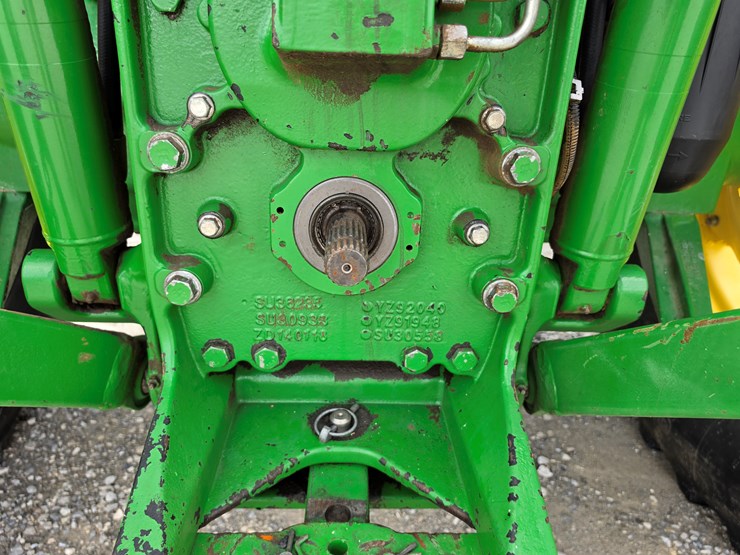 2014-john-deere-6140d-image-19