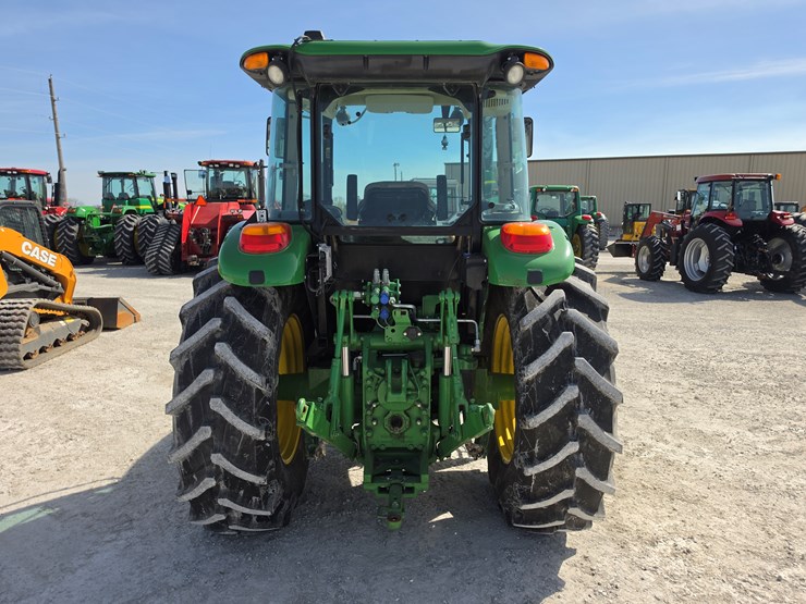 2022-john-deere-6135e-image-7