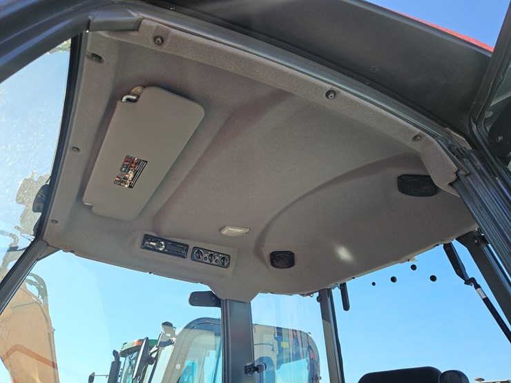 2019-kubota-m6060-image-15