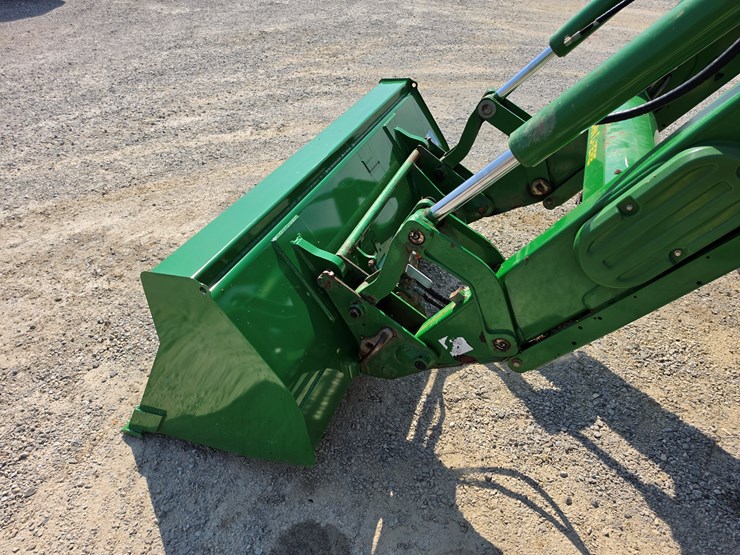 2017-john-deere-6110m-image-24