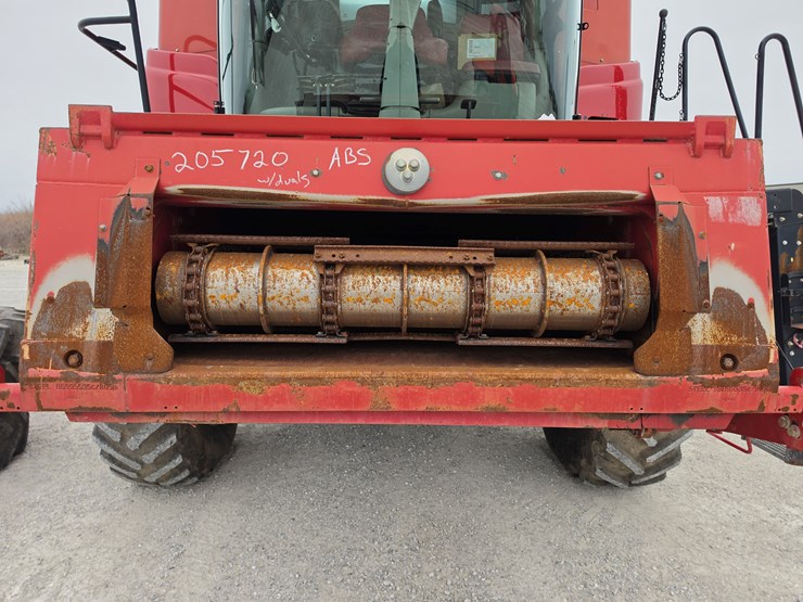 2013-case-ih-8230-image-3