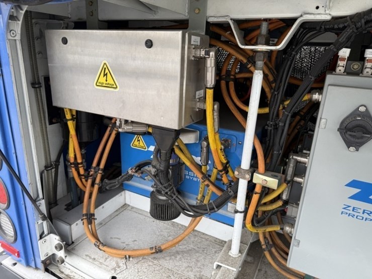 2012-gillig-40'-electric-transit-bus-image-16